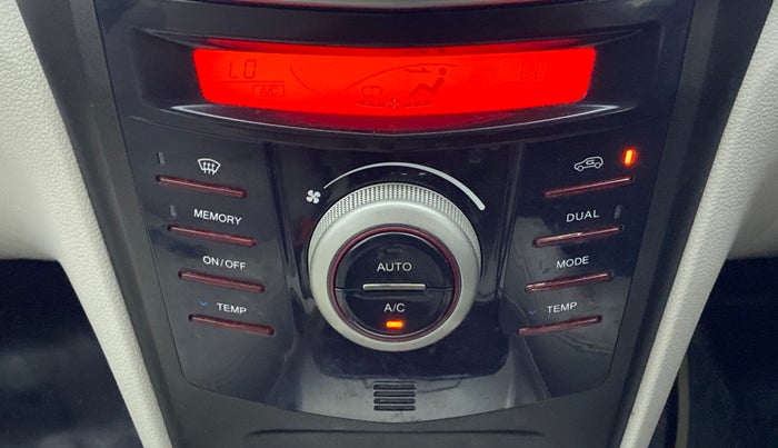 2020 Mahindra XUV300 W8 (O) 1.5 DIESEL AMT, Diesel, Automatic, 38,981 km, Automatic Climate Control