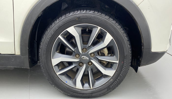 2020 Mahindra XUV300 W8 (O) 1.5 DIESEL AMT, Diesel, Automatic, 38,981 km, Right Front Wheel