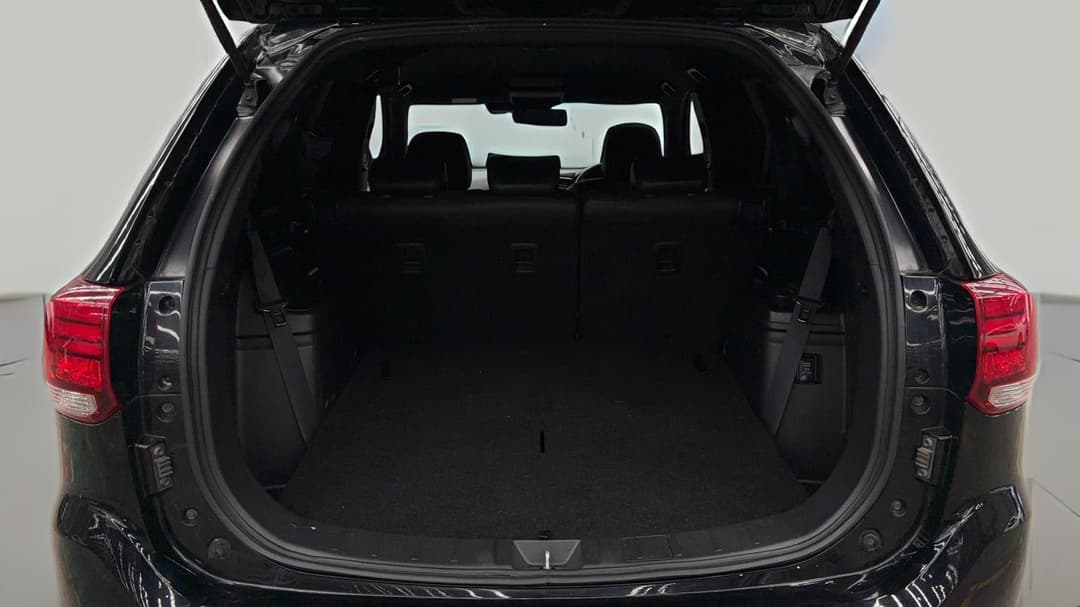 2020 Mitsubishi Outlander Black Edition 7 Seat (2WD), Automatic, 113014 km, Boot Inside View