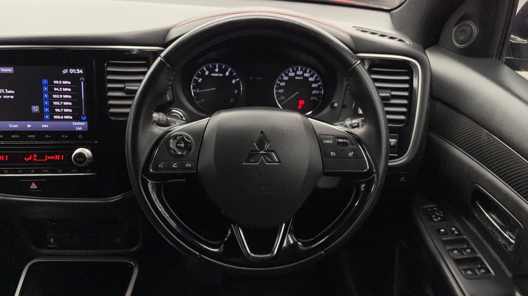 2020 Mitsubishi Outlander Black Edition 7 Seat (2WD), Automatic, 113014 km, Steering Wheel Close-up