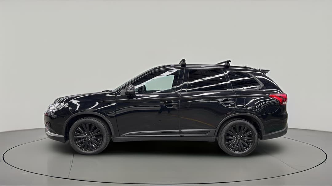 2020 Mitsubishi Outlander Black Edition 7 Seat (2WD), Automatic, 113014 km, Left Side View