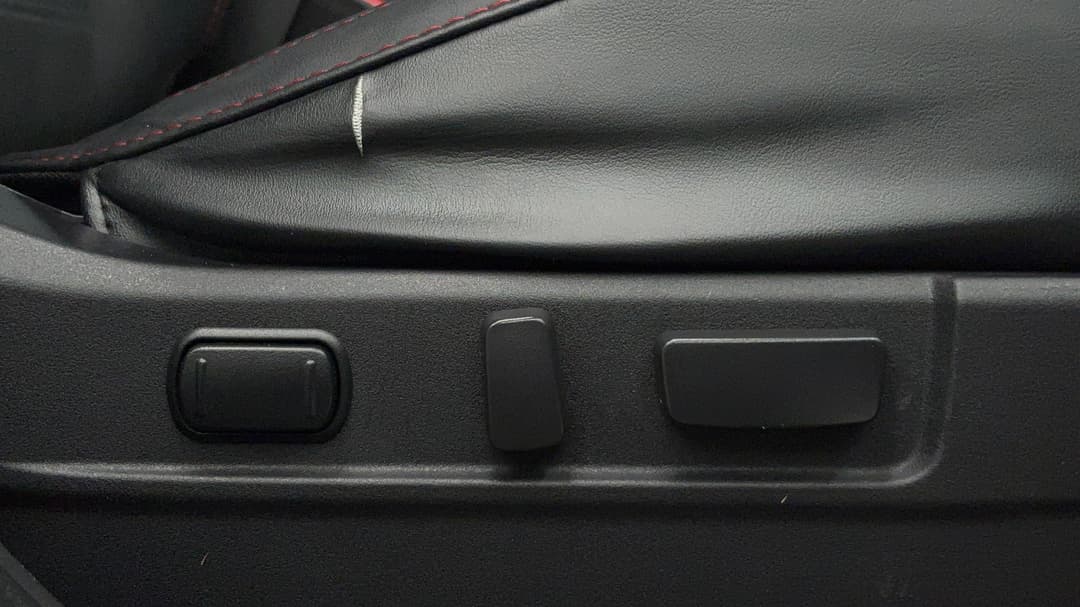 2020 Mitsubishi Outlander Black Edition 7 Seat (2WD), Automatic, 113014 km, Drivers Side Adjustment Panel