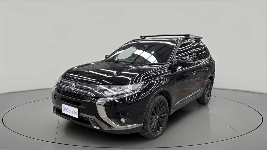 2020 Mitsubishi Outlander Black Edition 7 Seat (2WD), Automatic, 113014 km, Left Front Diagonal (45- Degree) View