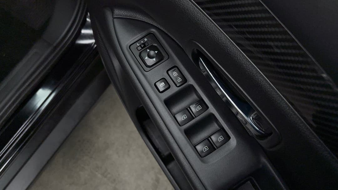 2020 Mitsubishi Outlander Black Edition 7 Seat (2WD), Automatic, 113014 km, Drivers Side Door Panel Controls