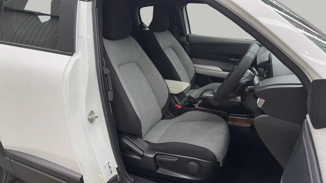 2021 Mazda Mx-30 G20e Evolve Mhev, Automatic, 58188 km, Right Side Front Door Cabin View