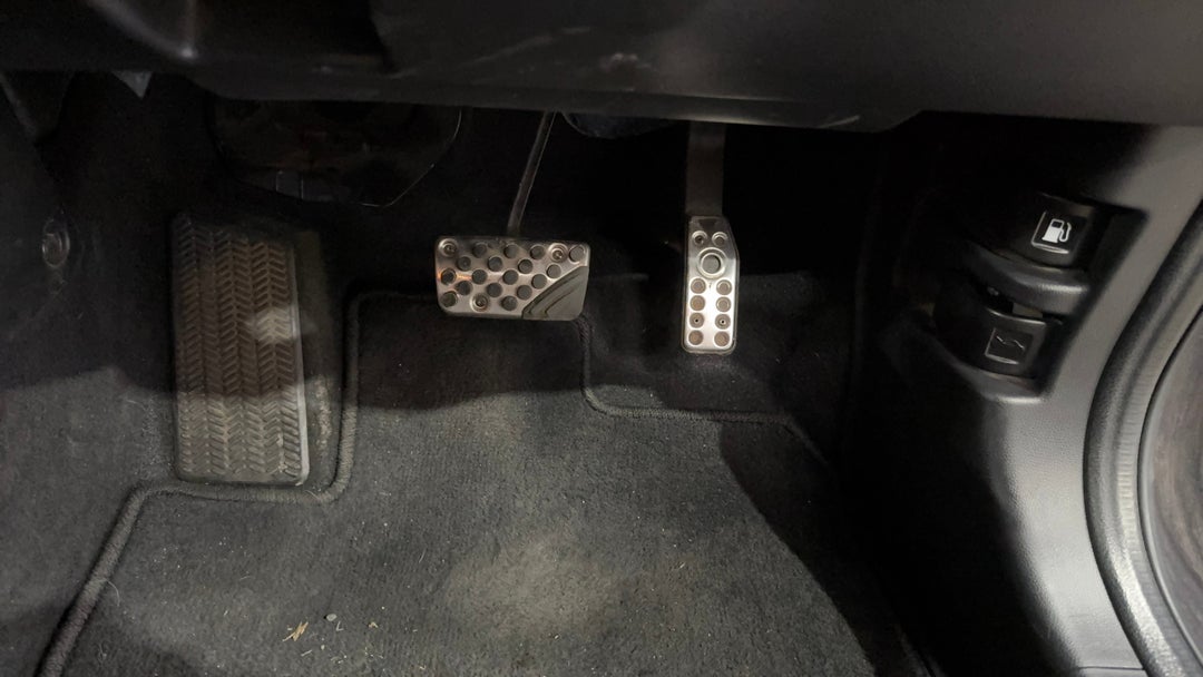 2018 Honda HR-V Rs, Automatic, 48090 km, Pedals and Footmat