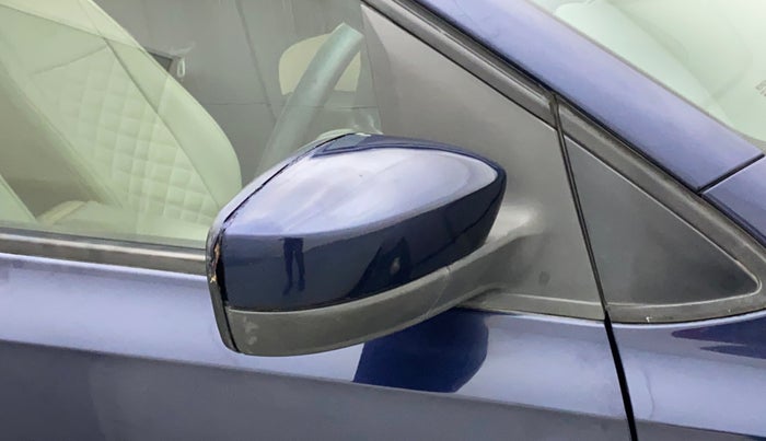 2014 Volkswagen Vento COMFORTLINE TSI AT PETROL, Petrol, Automatic, 57,022 km, Right rear-view mirror - Cover has minor damage