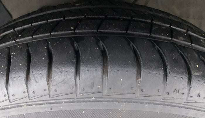 2019 Hyundai NEW SANTRO SPORTZ 1.1, Petrol, Manual, 12,341 km, Left Front Tyre Tread