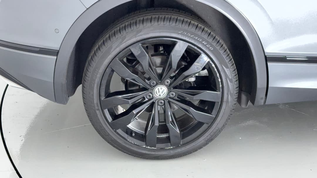 2018 Volkswagen Tiguan Wolfsburg Edition, Automatic, 74456 km, Right Rear Wheel