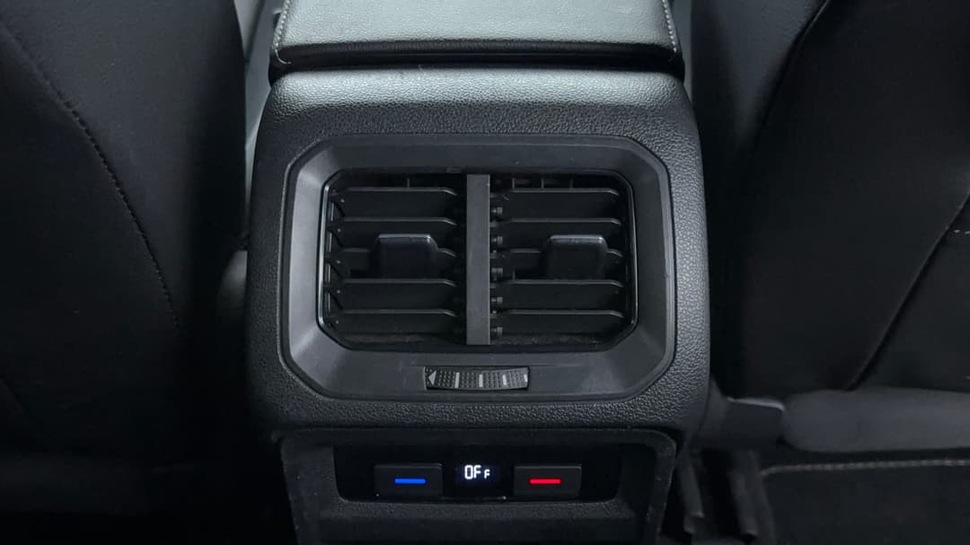 2018 Volkswagen Tiguan Wolfsburg Edition, Automatic, 74456 km, Rear A/C Vent