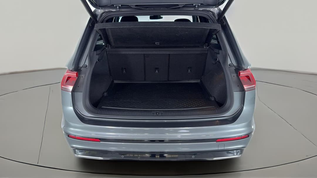 2018 Volkswagen Tiguan Wolfsburg Edition, Automatic, 74456 km, Boot Inside View