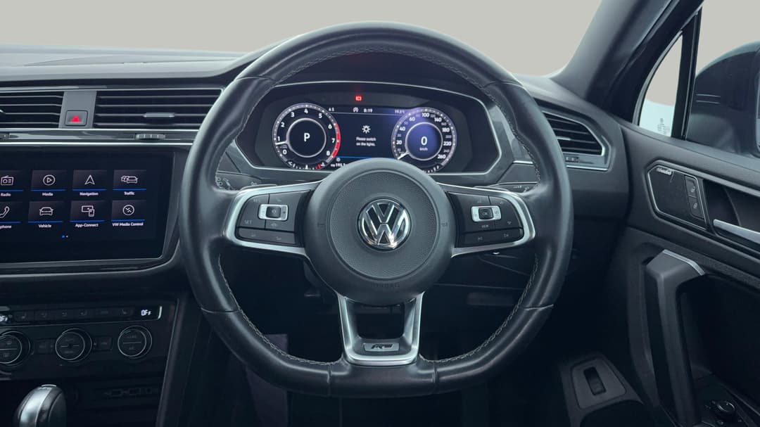 2018 Volkswagen Tiguan Wolfsburg Edition, Automatic, 74456 km, Steering Wheel Close-up