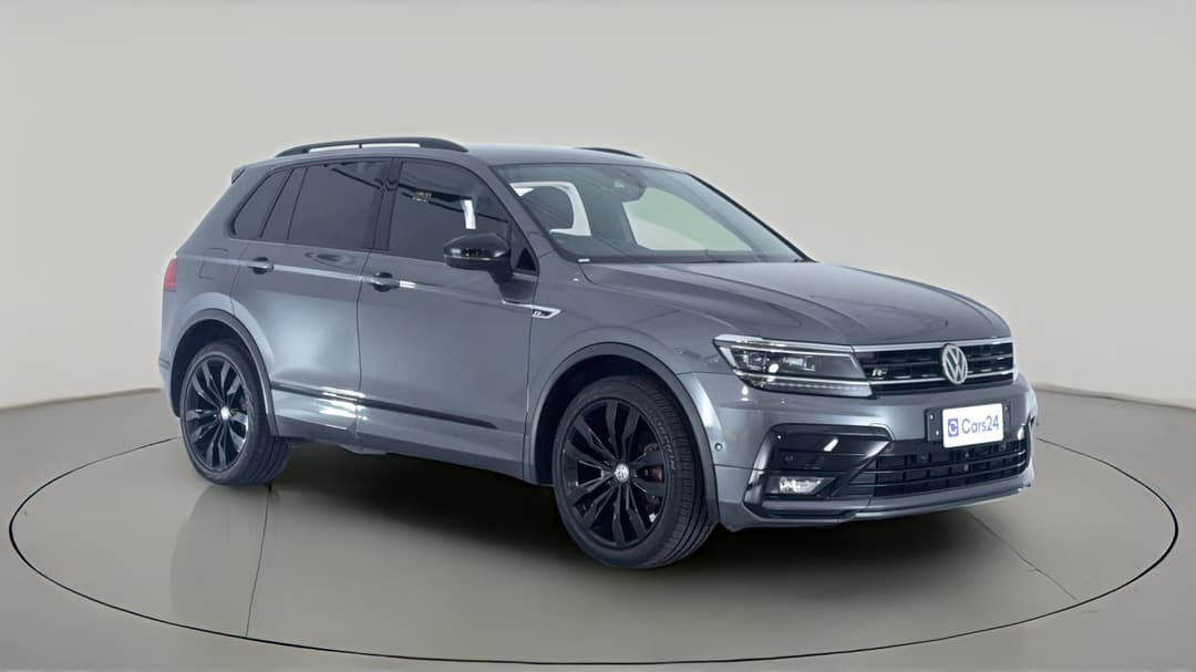 2018 Volkswagen Tiguan Wolfsburg Edition, Automatic, 74456 km, Right Front Diagonal (45- Degree) View