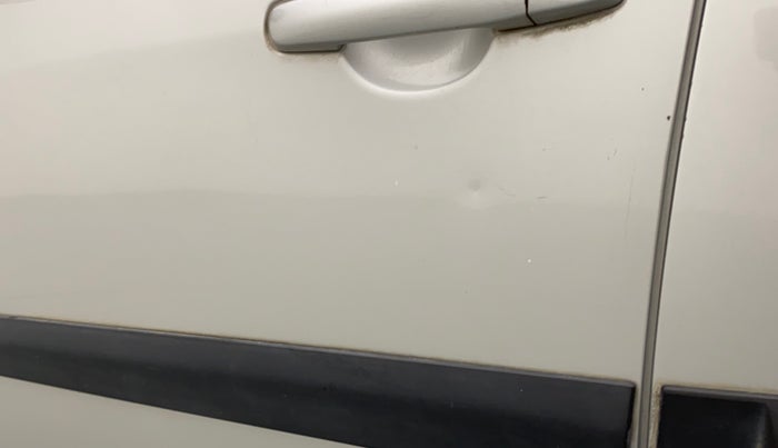 2011 Maruti Ritz VXI, Petrol, Manual, 1,28,149 km, Front passenger door - Slightly dented