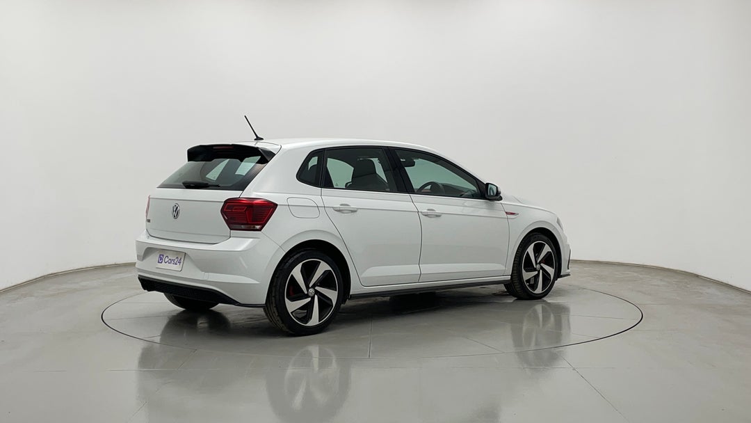 Right Back Diagonal (45- Degree) View