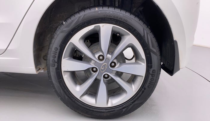 2017 Hyundai Elite i20 ASTA 1.2 DUAL TONE, Petrol, Manual, 75,444 km, Left Rear Wheel