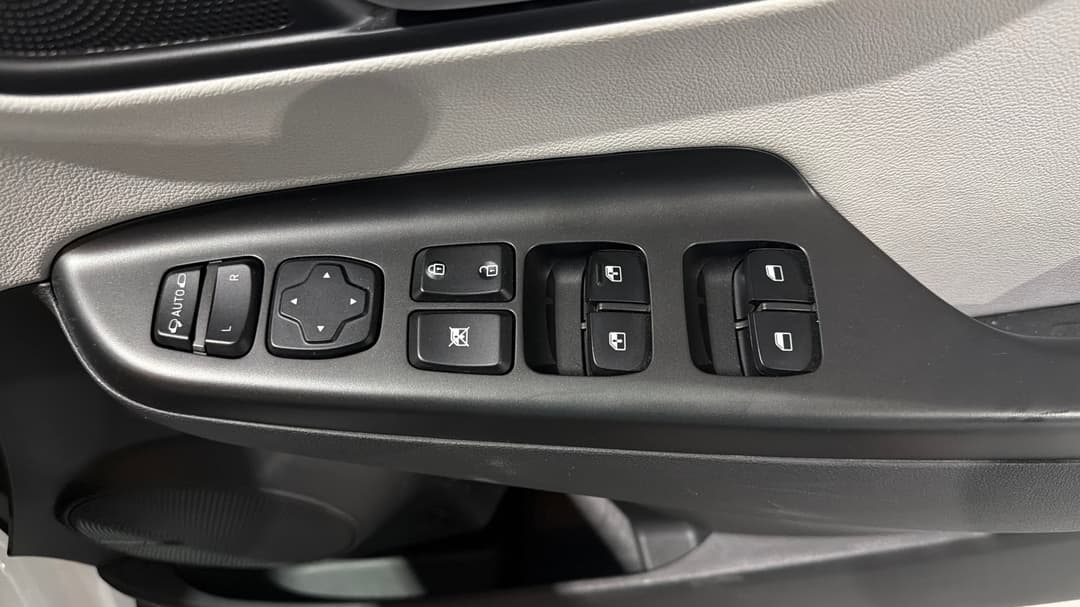2022 Hyundai Kona Elite Electric Ext Range, Automatic, 62497 km, Drivers Side Door Panel Controls