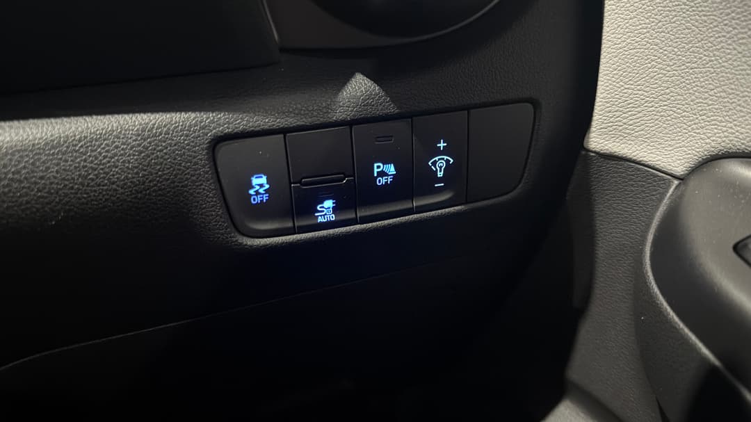 2022 Hyundai Kona Elite Electric Ext Range, Automatic, 62497 km, Utility Switches/Buttons