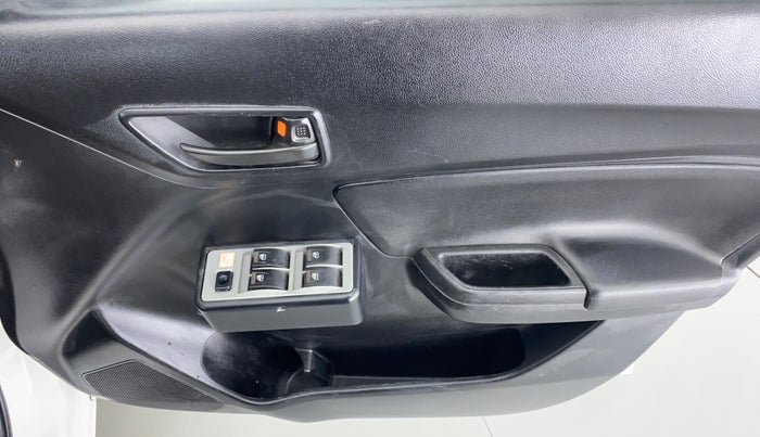 2019 Maruti Swift LXI D, Petrol, Manual, 27,080 km, Driver Side Door Panels Control