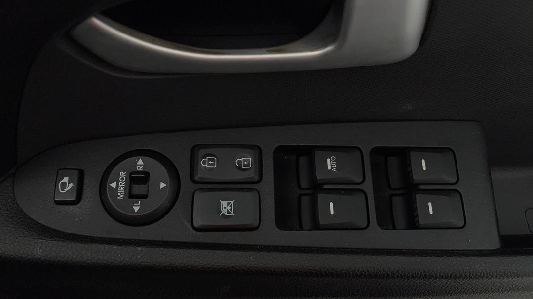 2015 Kia Sportage Si Premium (fwd), Automatic, 125256 km, Drivers Side Door Panel Controls