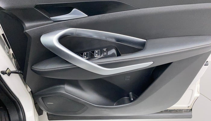 2019 MG HECTOR SHARP 1.5 DCT PETROL, Petrol, Automatic, 22,064 km, Driver Side Door Panels Control