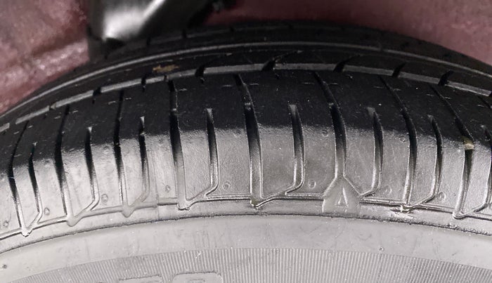 2016 Hyundai i10 MAGNA 1.1 IRDE2, Petrol, Manual, 34,477 km, Left Rear Tyre Tread
