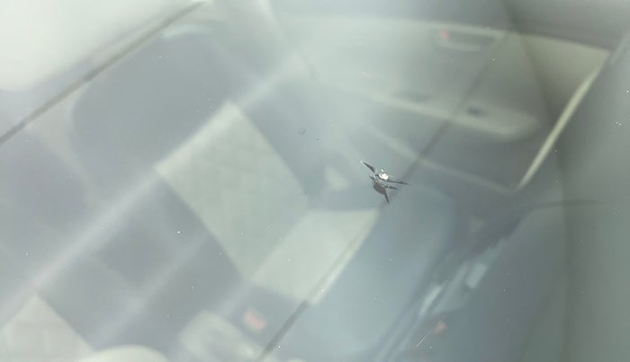 2015 Maruti Swift Dzire LXI (O), Petrol, Manual, 86,585 km, Front windshield - Minor spot on windshield