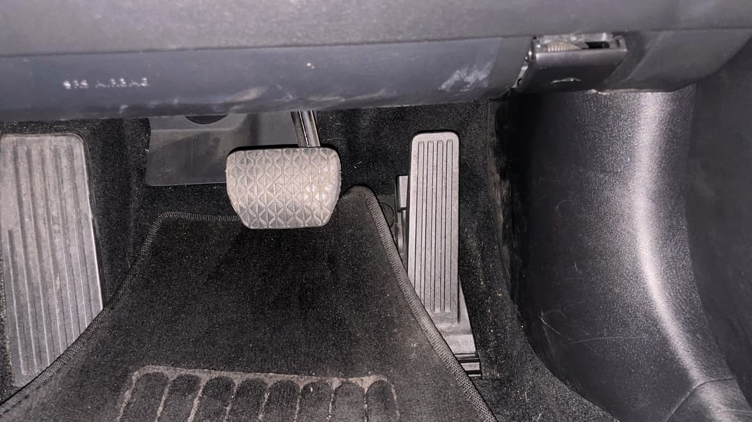 2019 Mazda Mazda3 G20 Touring, Automatic, 115581 km, Pedals and Footmat
