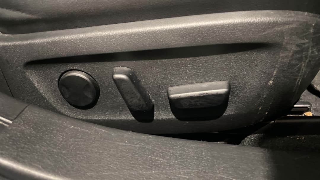 2019 Mazda Mazda3 G20 Touring, Automatic, 115581 km, Drivers Side Adjustment Panel