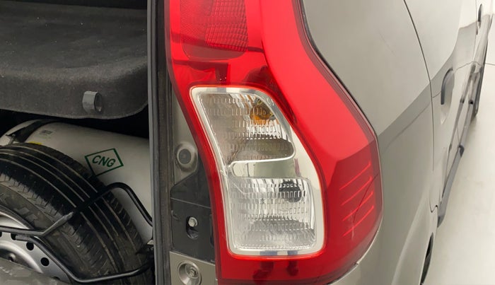 2021 Maruti New Wagon-R LXI CNG (O) 1.0, CNG, Manual, 32,138 km, Right tail light - < 2 inches,no. = 2
