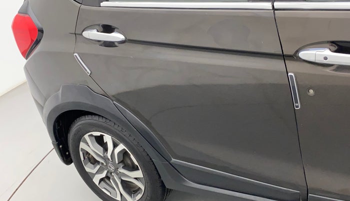 2017 Honda WR-V 1.5L I-DTEC VX MT, Diesel, Manual, 1,05,944 km, Right rear door - Paint has faded