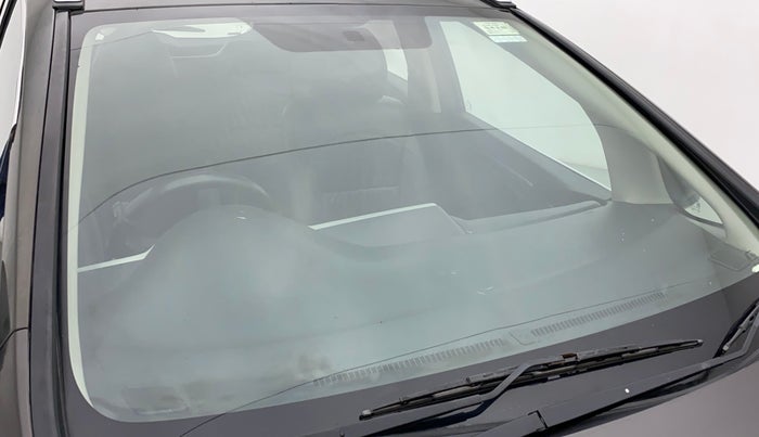 2017 Honda WR-V 1.5L I-DTEC VX MT, Diesel, Manual, 1,05,944 km, Front windshield - Minor spot on windshield