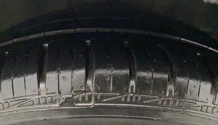 2014 Toyota Etios V, Petrol, Manual, 61,719 km, Right Front Tyre Tread