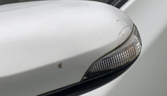 2014 Toyota Etios V, Petrol, Manual, 61,614 km, Left rear-view mirror - Indicator light has minor damage