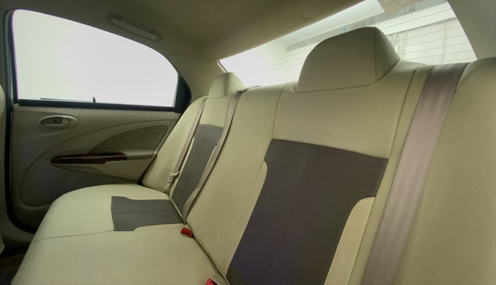2014 Toyota Etios V, Petrol, Manual, 61,614 km, Right Side Rear Door Cabin