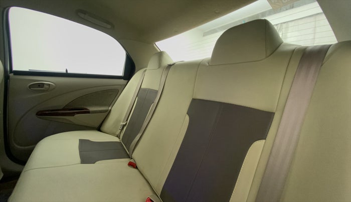 2014 Toyota Etios V, Petrol, Manual, 61,719 km, Right Side Rear Door Cabin