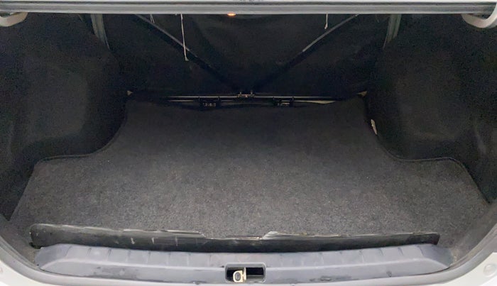 2014 Toyota Etios V, Petrol, Manual, 61,614 km, Boot Inside