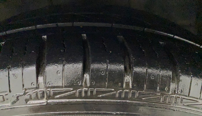 2014 Toyota Etios V, Petrol, Manual, 61,614 km, Left Rear Tyre Tread