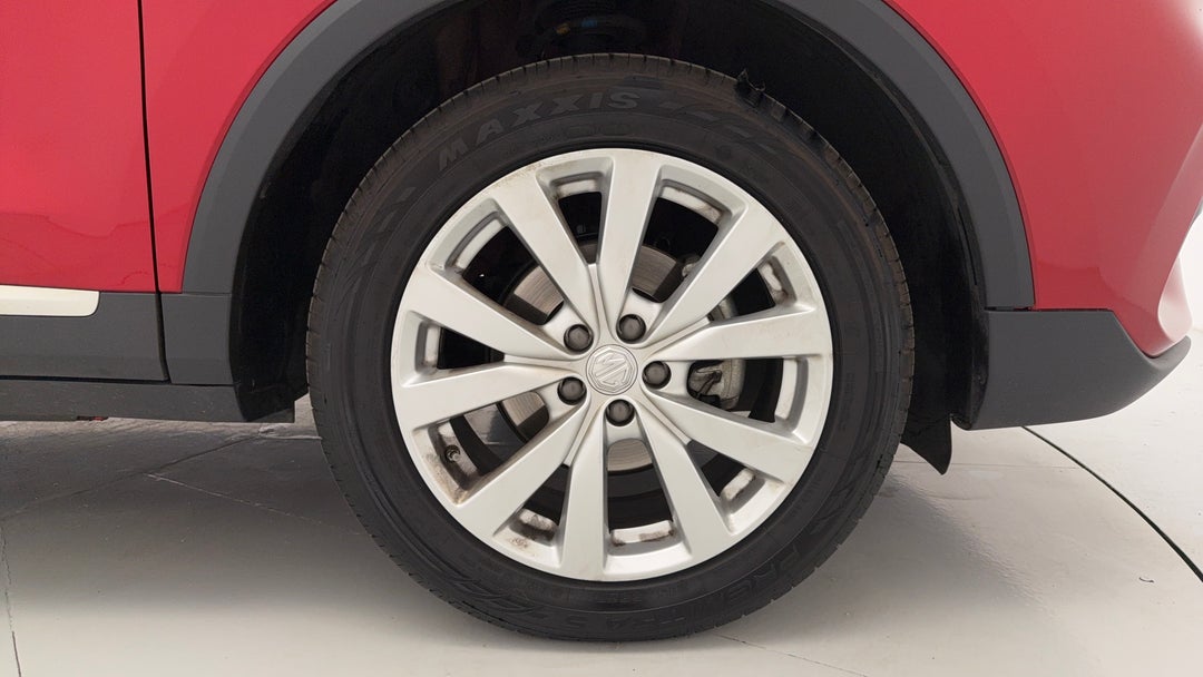 2022 MG Zst Core, Automatic, 28986 km, Right Front Wheel