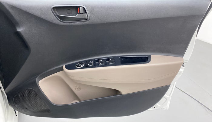 2017 Hyundai Grand i10 MAGNA 1.2 KAPPA VTVT, Petrol, Manual, 70,190 km, Driver Side Door Panels Control