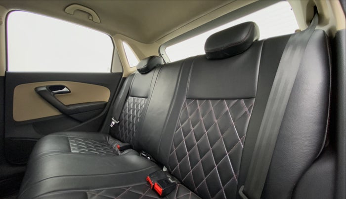 2015 Volkswagen Polo HIGHLINE1.5L DIESEL, Diesel, Manual, 90,228 km, Right Side Rear Door Cabin