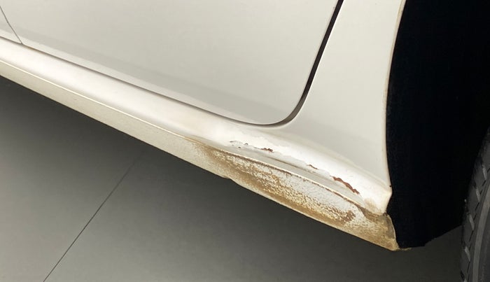 2015 Volkswagen Polo HIGHLINE1.5L DIESEL, Diesel, Manual, 90,228 km, Left running board - Slightly dented