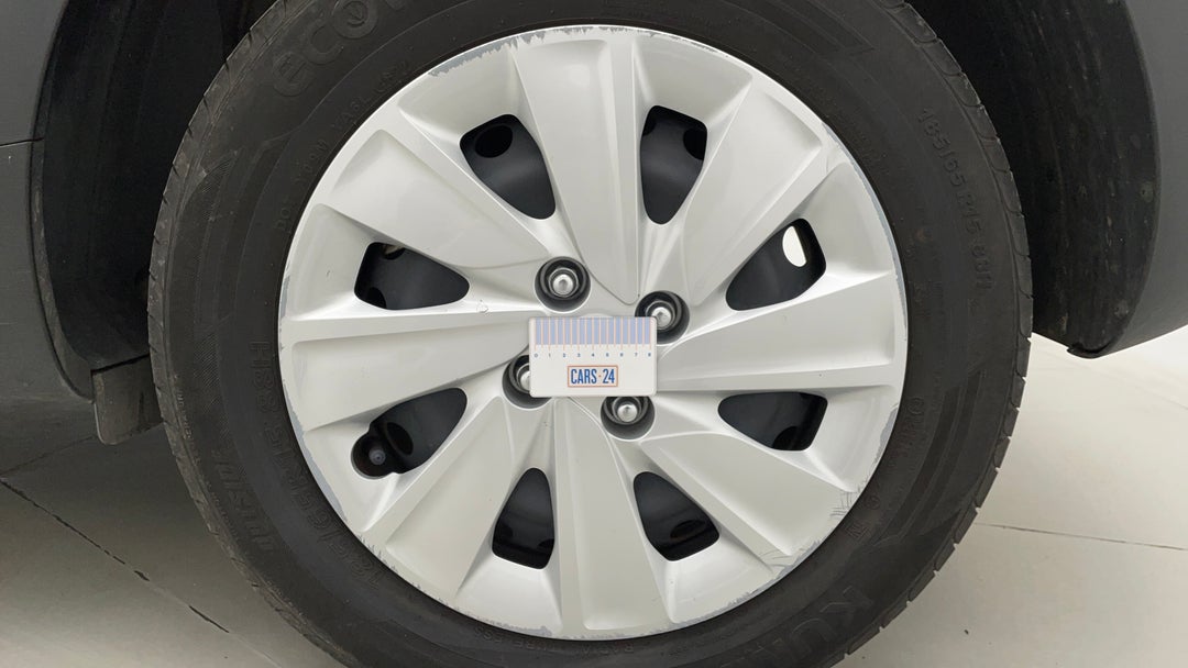 Wheels Hubcap Rear LHS Gutter Rash