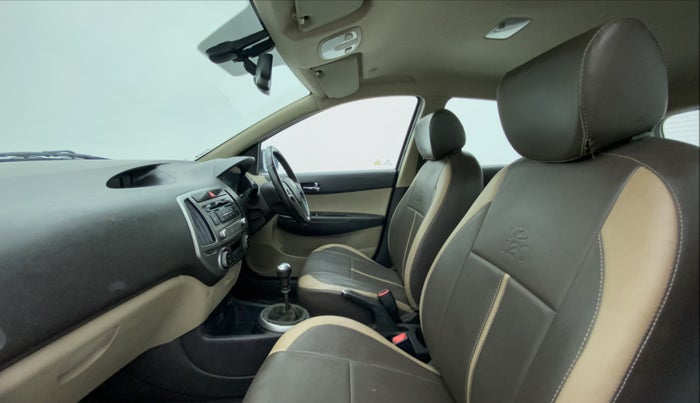 2012 Hyundai i20 SPORTZ 1.2, Petrol, Manual, 76,643 km, Right Side Front Door Cabin