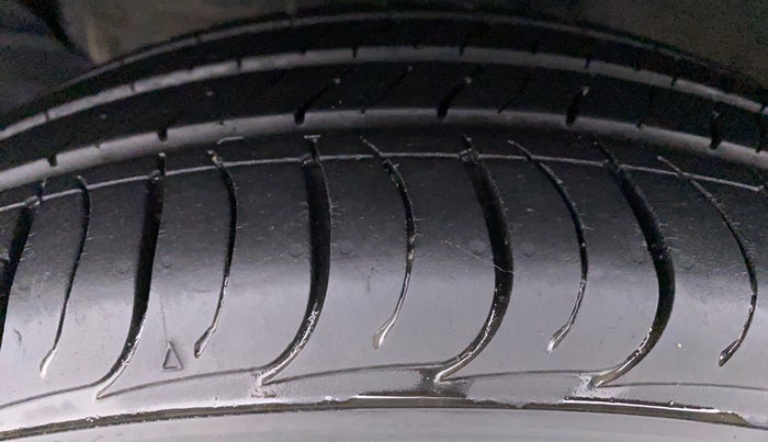2020 KIA SELTOS HTK PLUS 1.5 PETROL, Petrol, Manual, 10,096 km, Left Front Tyre Tread