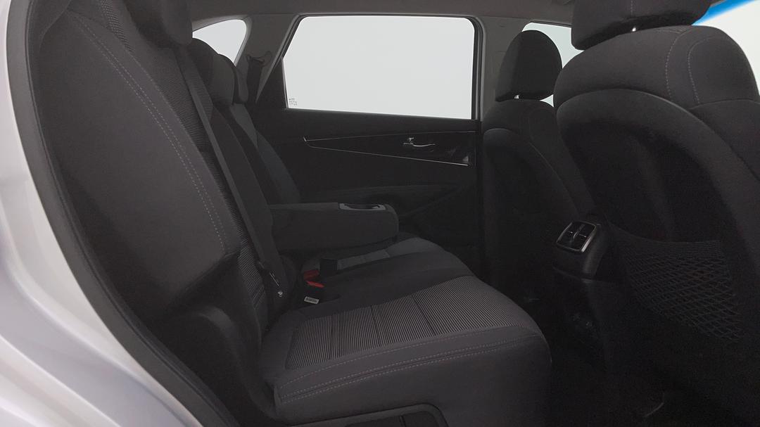 2018 Kia Sorento Si (4x4), Automatic, 121676 km, Right Side Rear Door Cabin View