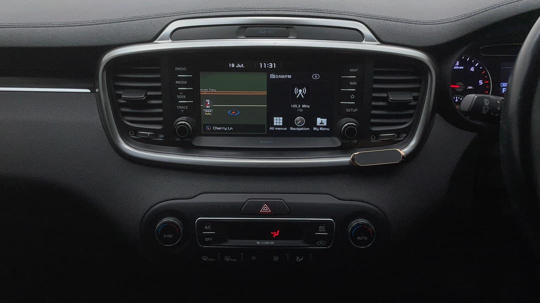 2018 Kia Sorento Si (4x4), Automatic, 121676 km, Center Console