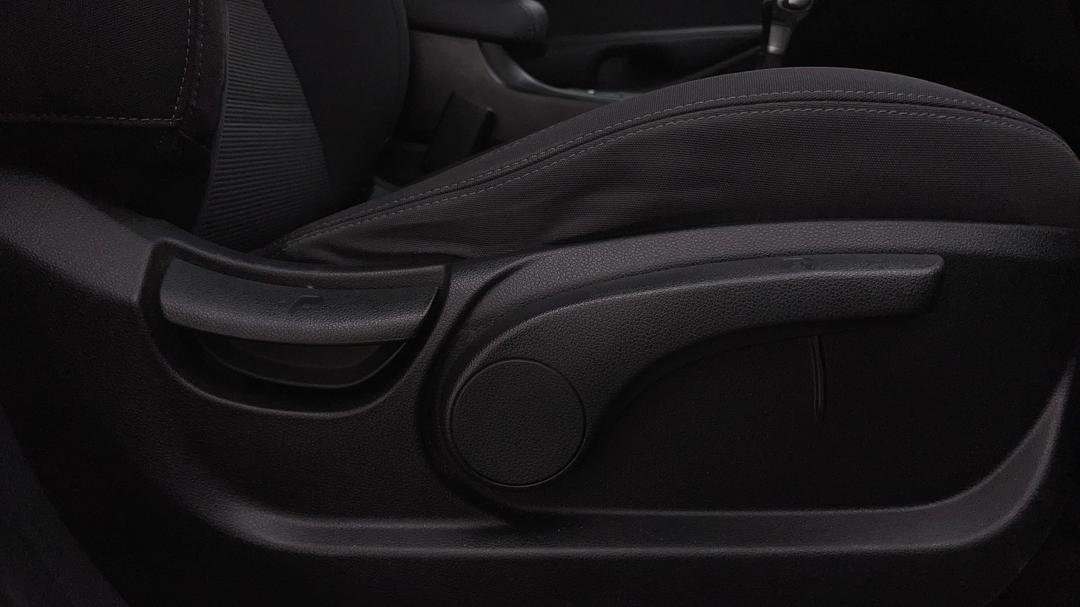 2018 Kia Sorento Si (4x4), Automatic, 121676 km, Drivers Side Adjustment Panel