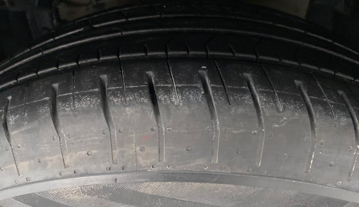 2018 Maruti S Cross ZETA 1.3 SHVS, Diesel, Manual, 57,645 km, Left Front Tyre Tread