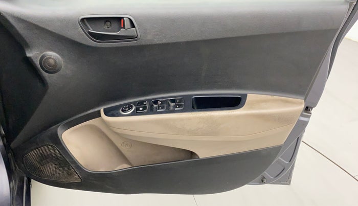 2016 Hyundai Grand i10 MAGNA 1.2 KAPPA VTVT, CNG, Manual, 29,435 km, Driver Side Door Panels Control